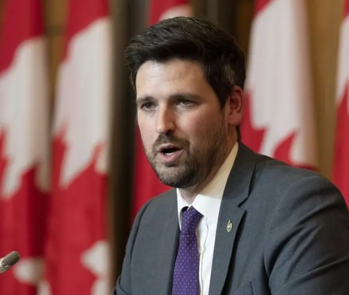 بررسی اعطای اقامت دائم کانادا به فعالان حقوق بشر در خطر در ایران